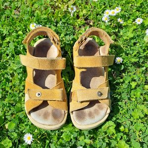 Sandalettes en cuir taille 30