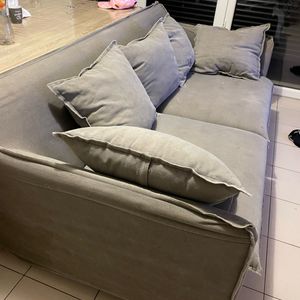 Canapé confortable ni convertible 