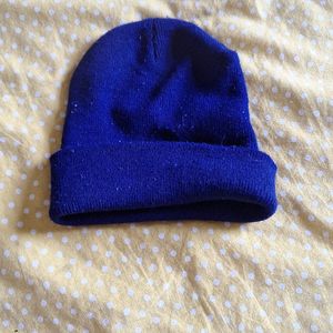 Bonnet bleu marine vif