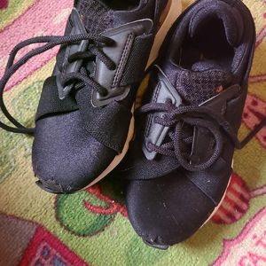 Chaussures puma pointure 29