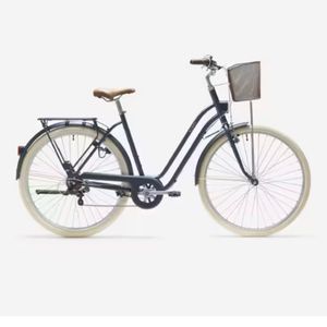 Vélo et casque de vélo