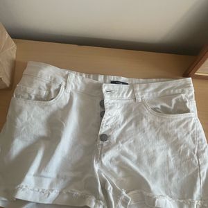 Lot 2 shorts