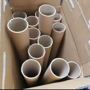 Grands tubes en carton 