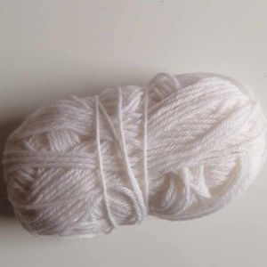 1 pelote laine blanche
