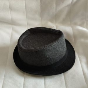 ⛔ Chapeau 2 couleurs gris et noir neuf 55⛔