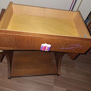 Meuble de chevet  en bois avec un tiroir