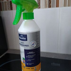 Spray anti moisissures entamé 