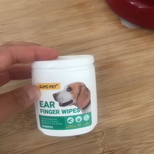 Coton pour nettoyer les oreilles des chiens