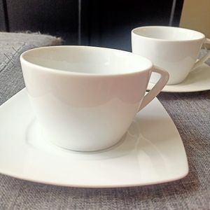 Tasses à café avec soucoupe en porcelaine