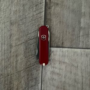 Mini couteau suisse porte clef