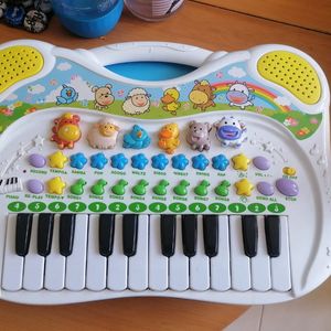 Clavier sonore, musical pour enfants. 