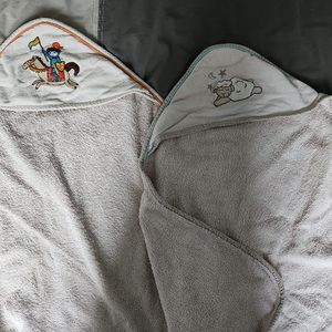 Lot de deux serviettes capes pour enfant