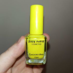Vernis a ongle jaune fluo 