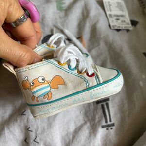 Donne chaussures bébé 