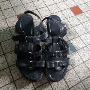 Des sandales 