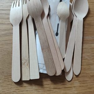 Cuillères et fourchettes en bois