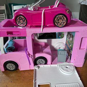 Camping car et voiture Barbie 