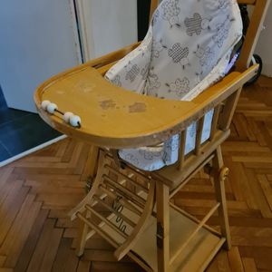 Chaise haute en bois 