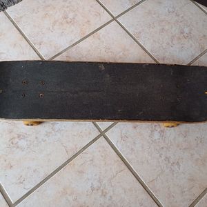 Vieux skateboard
