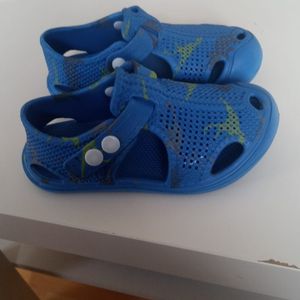 Sandalettes en plastique