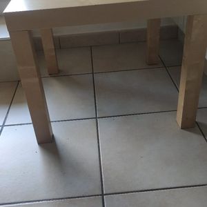 Petite table Ikea 