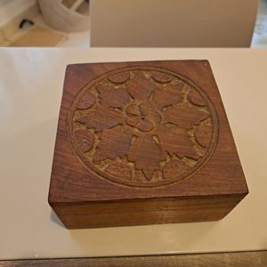 Petite Boîte à bijoux en bois 