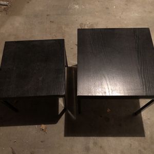 2 petites tables basses