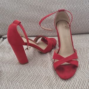 Chaussures à talons rouge