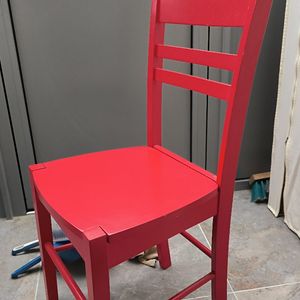 Chaise bois rouge BUT très bon état 