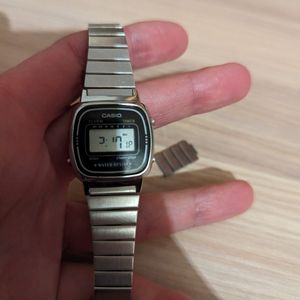 Petite montre Casio à réparer 