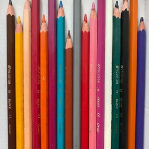 17 crayons de couleur