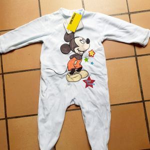 Pyjama bébé 18 mois. 