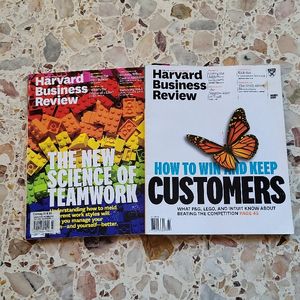 2 revues en anglais HARVARD BUSINESS REVIEW