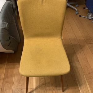 6 chaises en tissu jaune moutarde 
