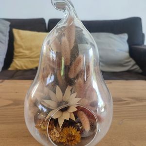 Poire en verre (composition florale à refaire)