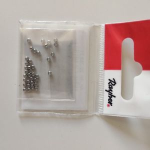 Lot de petites perles non ouvert