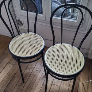 Deux chaises bistro 