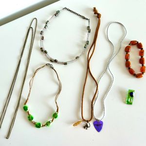 Colliers, bracelet, pendentif (lot séparable) 