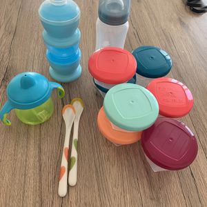 Lot vaisselle en plastique pour bébé 