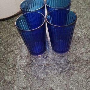 4 verres à eau 