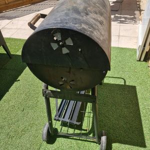 Barbecue à charbon 