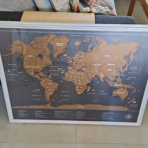 Cadre avec carte du monde a gratter 