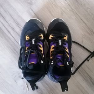 Chaussures de basket 35