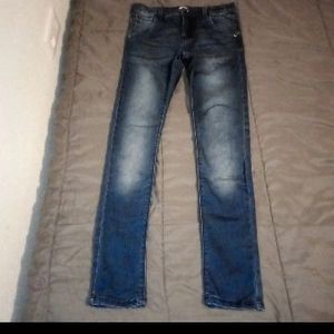 Jeans taille 12 ans 