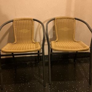 🌞. 2 fauteuils d’extérieur.  Urgent 