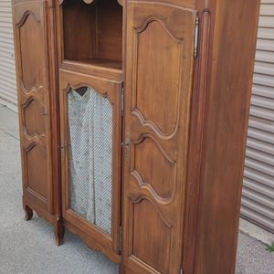 Armoire ancienne en bois 3 portes