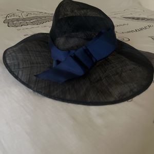 Chapeau bleu marine 