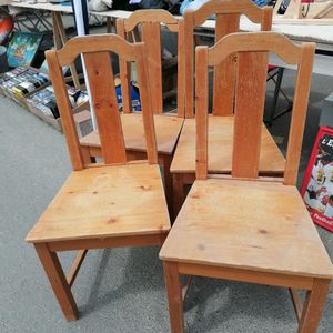 4 chaises en bois 