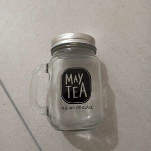 Tasse may tea