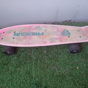 Skateboard avec roues qui s'allument 